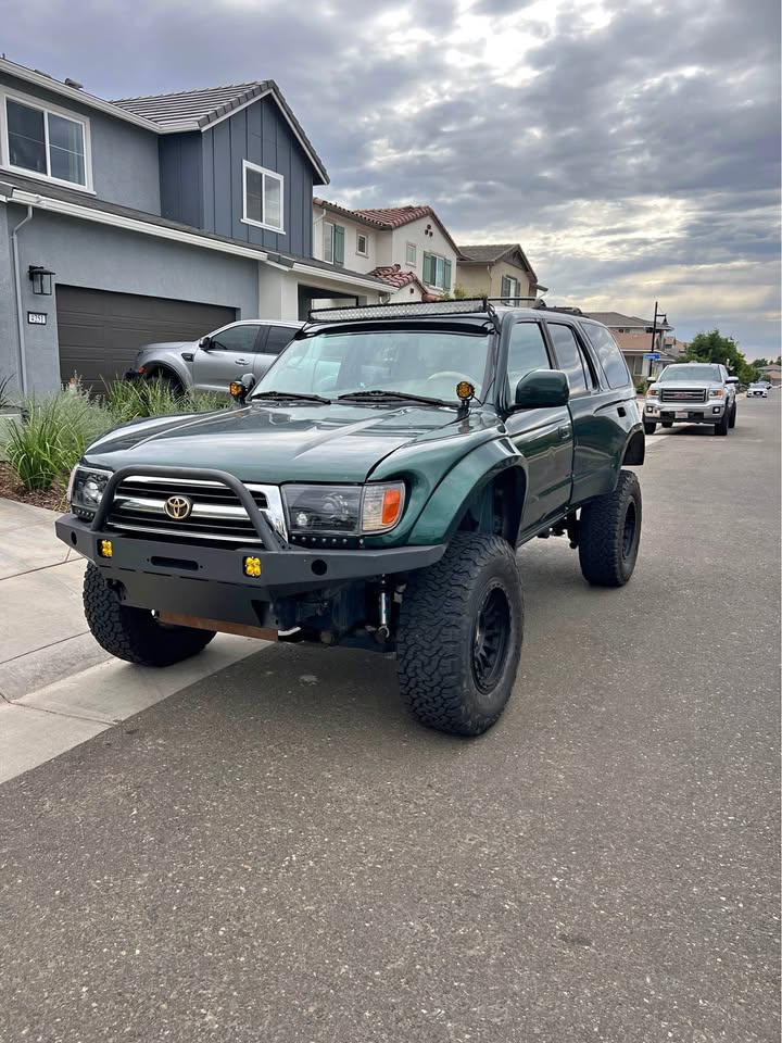 2000 Toyota 4Runner · Limited Sport Utility 4D in Rancho Cordova, CA (photo 1)