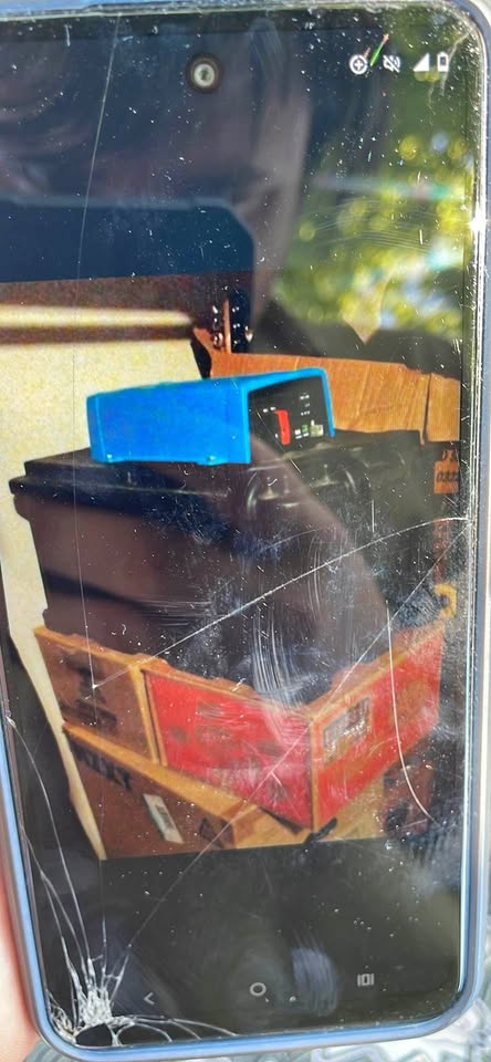 Victron energy phoenix inverter 12|800 (everything brand new)(cords wires and car battery too)
