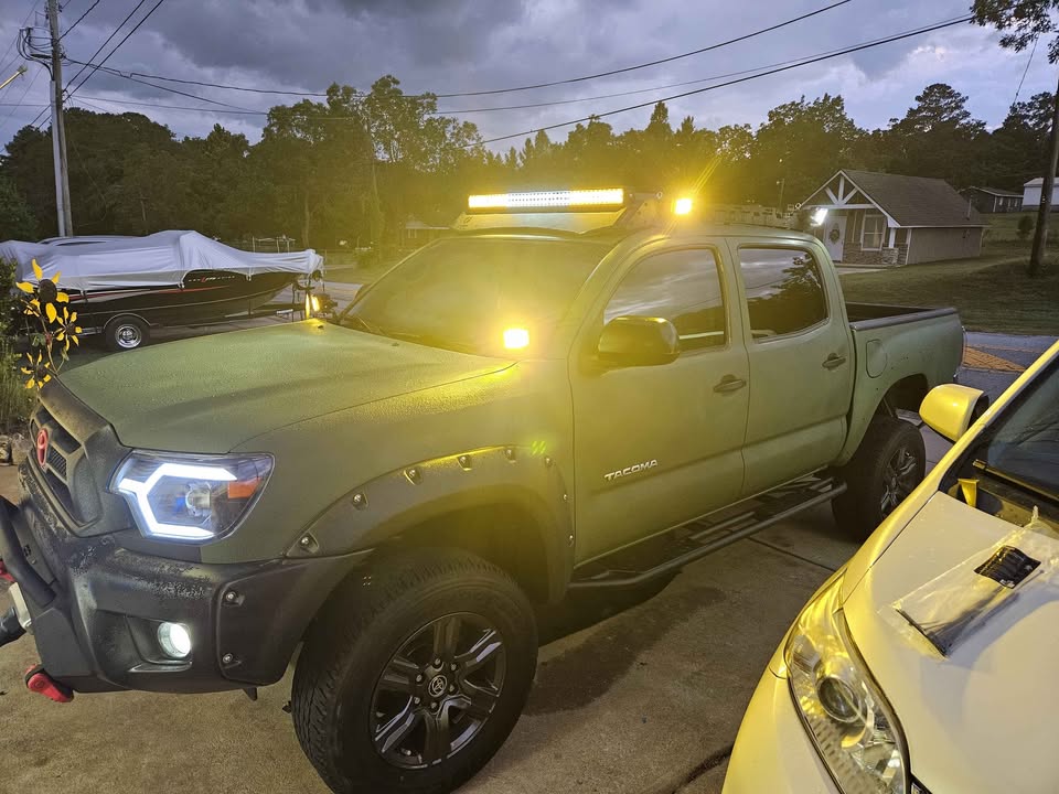 2012 Toyota Tacoma Double Cab · PreRunner Pickup 4D 5 ft (photo 9) — photo 9
