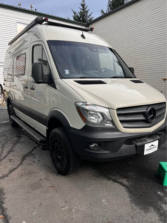 2019 Winnebago revel — photo 3