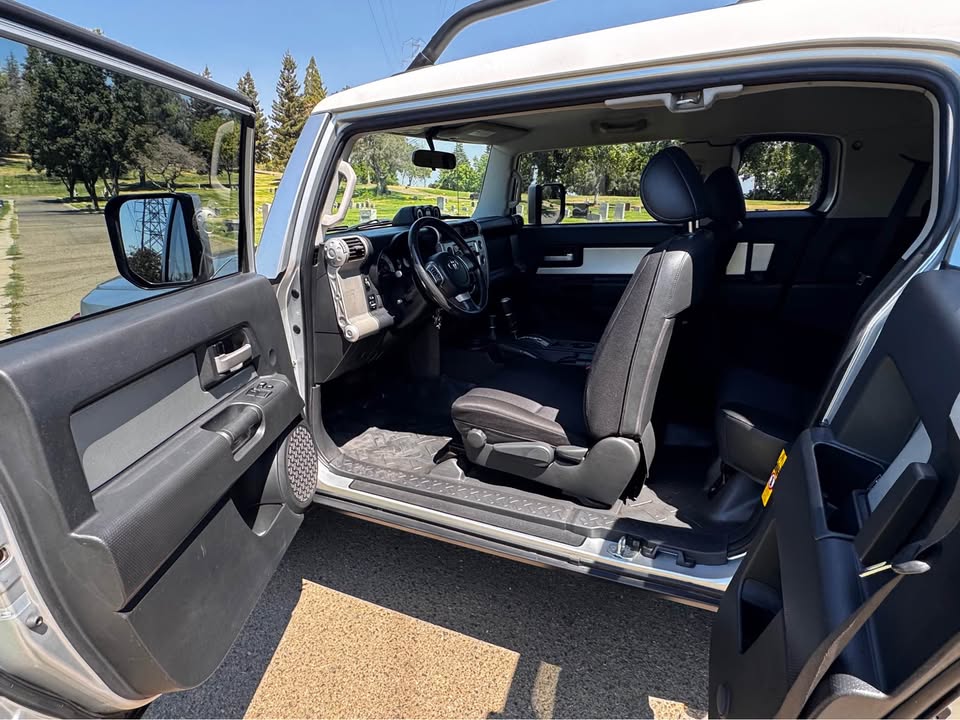 2007 Toyota FJ Cruiser 4WD in Auburn, CA (photo 8) — photo 8