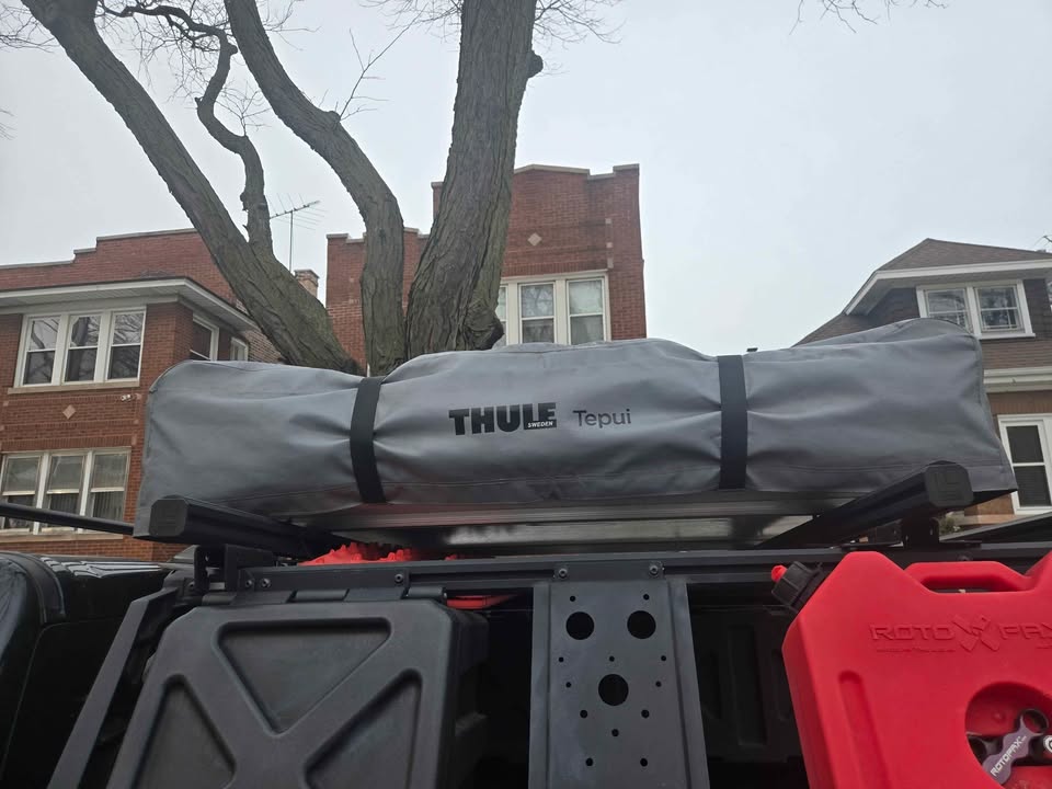 Thule tepui rooftop tent in Chicago, IL (photo 2) — photo 2
