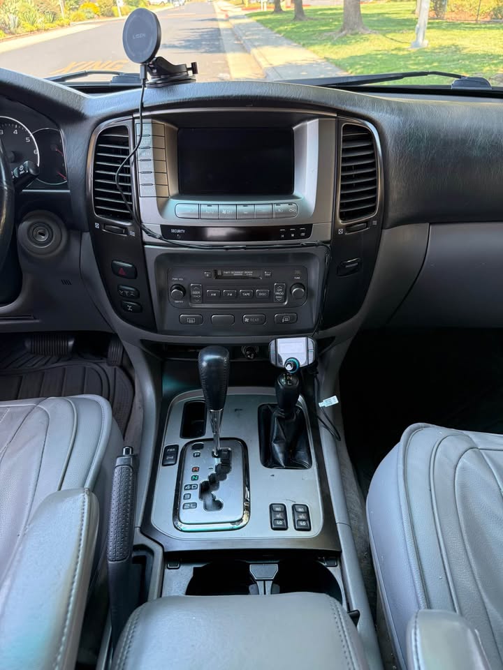 2003 Toyota Landcruiser · Sport Utility 4D (photo 7) — photo 7