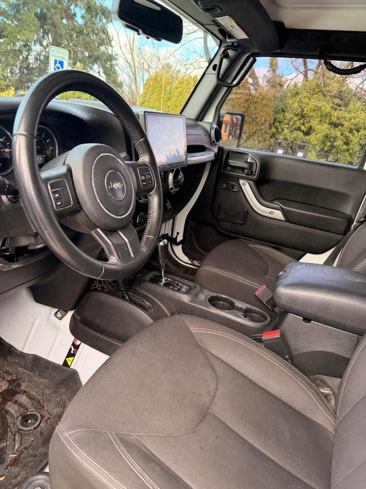 2017 Jeep Wrangler Unlimited · Sahara (JK) Sport Utility 4D in Seattle, WA (photo 7) — photo 7