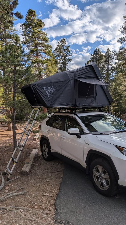 iKamper Skycamp DLX Mini Hardshell Rooftop Tent – Excellent Condition in Denver, CO (photo 6) — photo 6