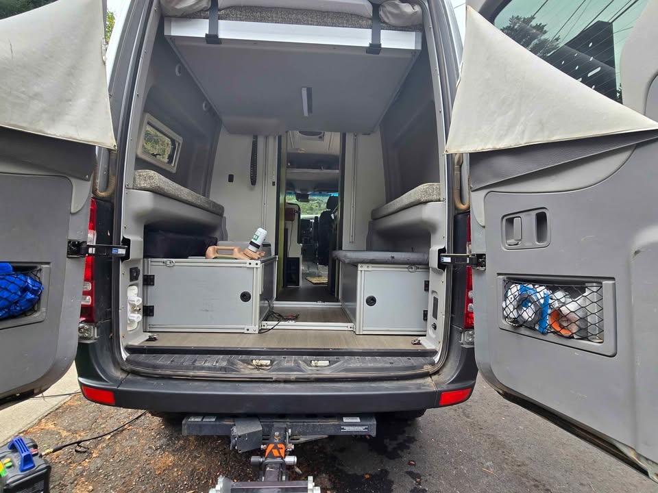 2019 Winnebago revel sprinter 4x4 open to trades in Oakland, CA (photo 6) — photo 6