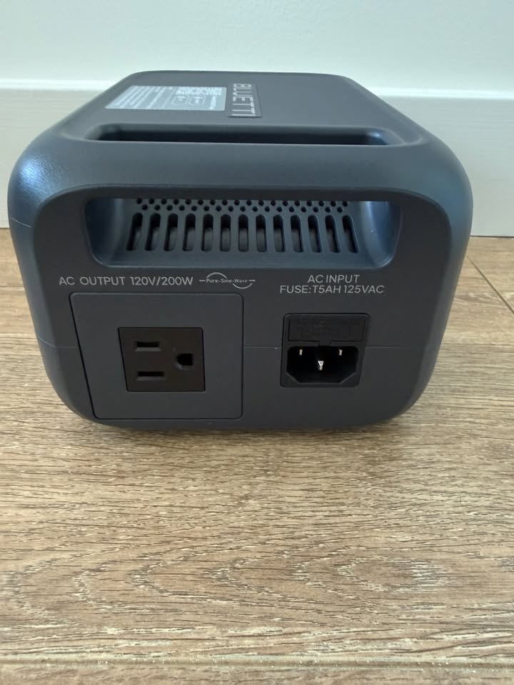 New Bluetti Elite 10 Portable Power Station 200W 128Wh with USB-C and AC Output in Oakland, CA (photo 7) — photo 7