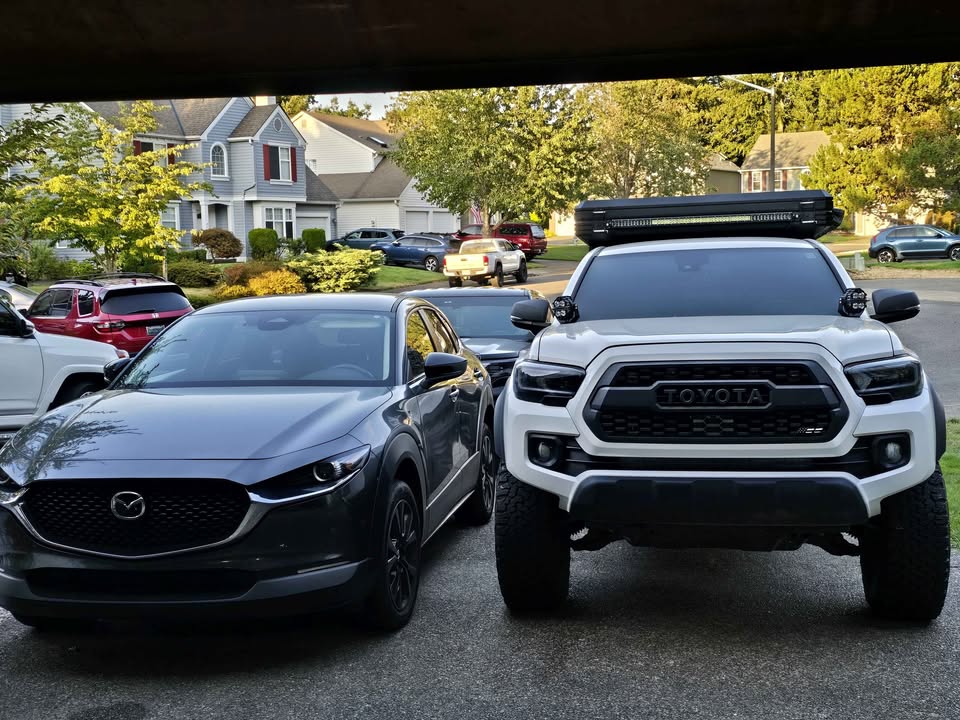 2023 Toyota Tacoma Double Cab · TRD Off-Road Pickup 4D 6 ft (photo 8) — photo 8