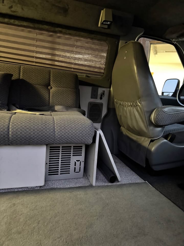 2003 Ford Sportsmobile van E350 in Merlin, OR (photo 5) — photo 5