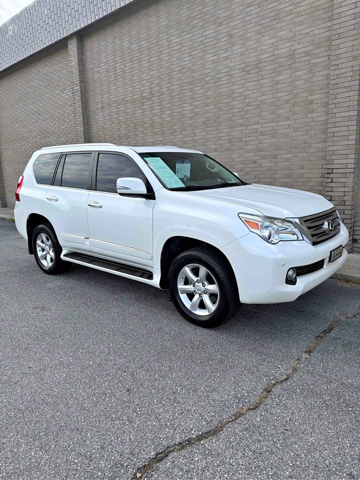2013 Lexus GX 460 in Asheville, NC (photo 1)
