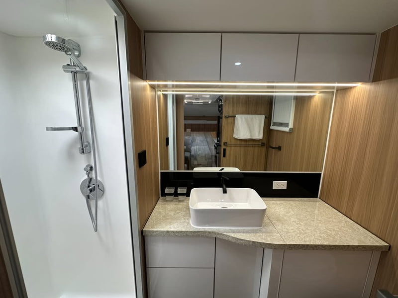 2022 BLACK SERIES CA TRAVEL TRAILER HQ19 OFF-ROAD / GRID MODEL in Arlington, TX (photo 11) — photo 11