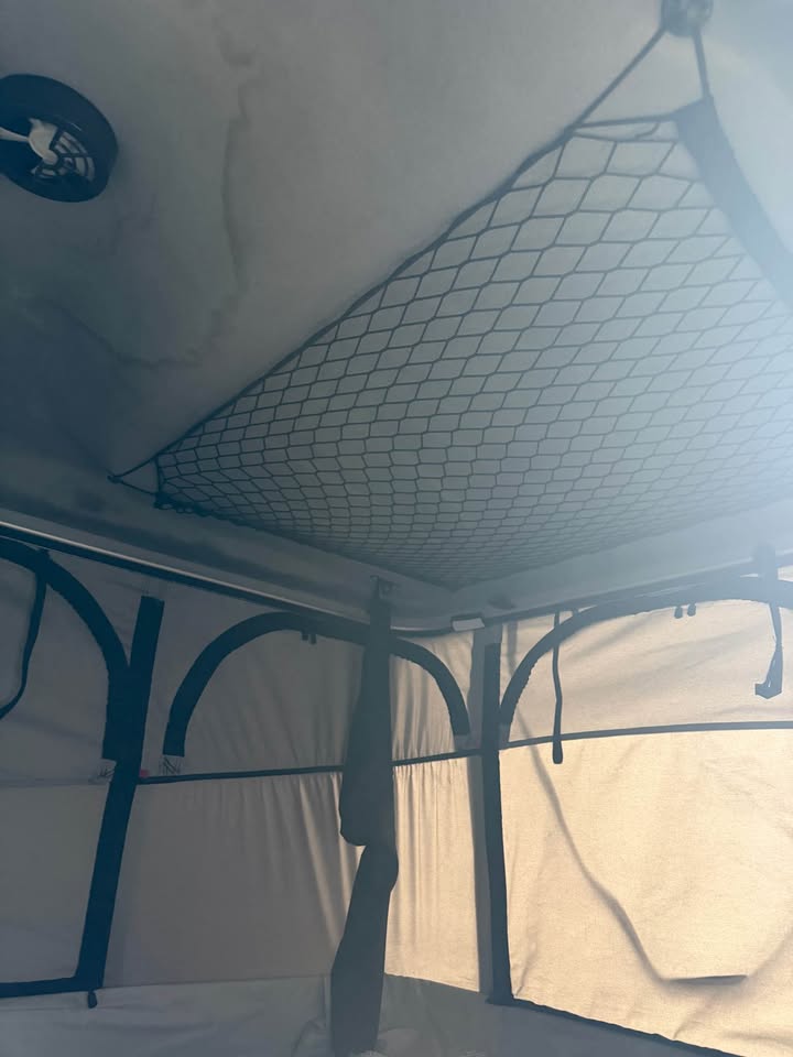 James Baroud Explorer Evo Rooftop Tent in Poulsbo, WA (photo 5) — photo 5