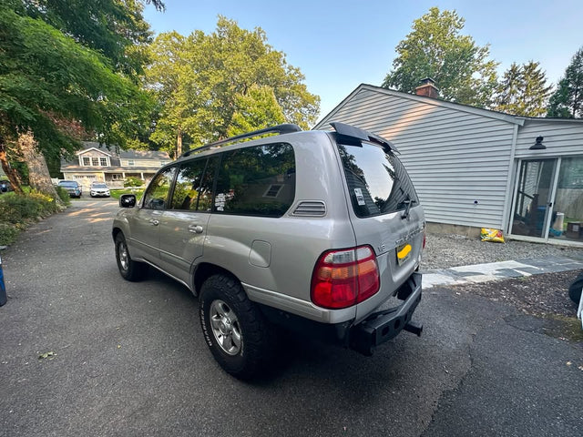 2001 Toyota Landcruiser Sport Utility 4D — photo 3