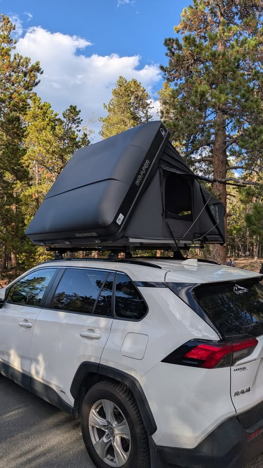 iKamper Skycamp DLX Mini Hardshell Rooftop Tent – Excellent Condition in Denver, CO (photo 3) — photo 3