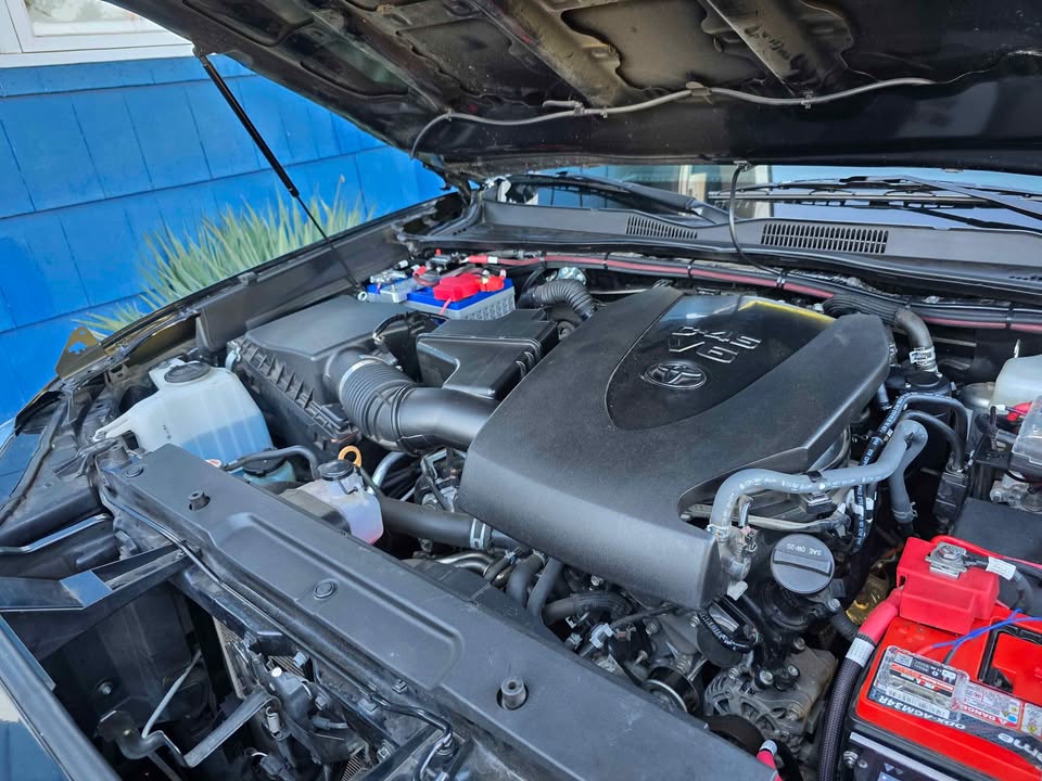 Juniper Overland Dual Battery Kit + Odyssey Battery – 3rd Gen Tacoma | REDARC BCDC1225D in Portland, OR (photo 2) — photo 2