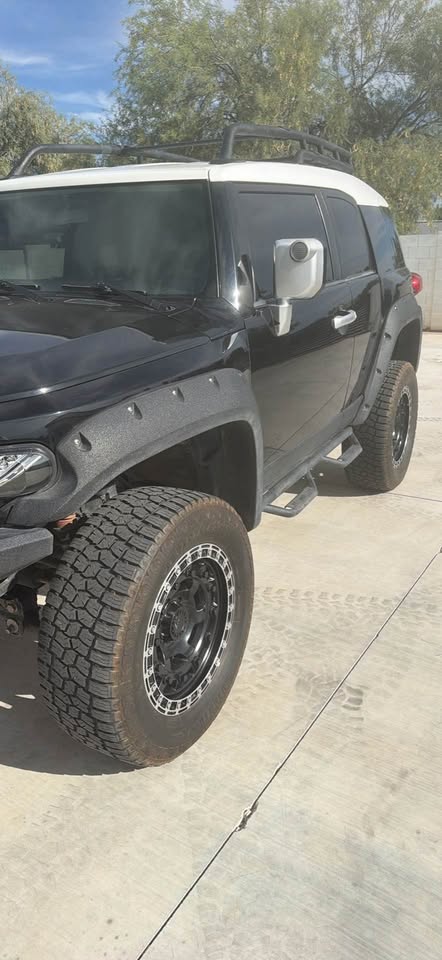 2007 Toyota FJ Cruiser · Black — photo 3
