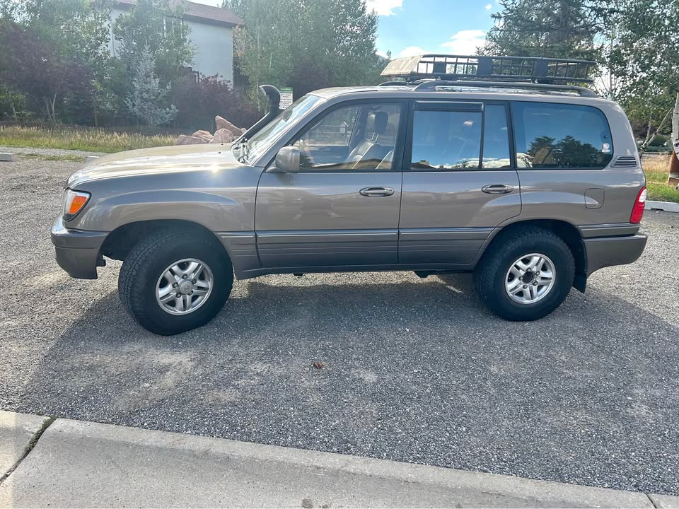 2000 Lexus LX · LX 470 Sport Utility 4D in Park City, UT (photo 1)