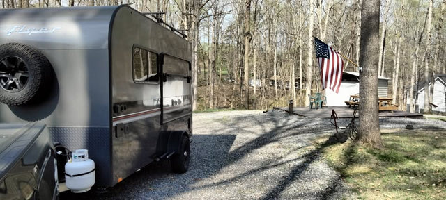 Intech Flyer Discover / Toy Hauler Trailer Camper — photo 2