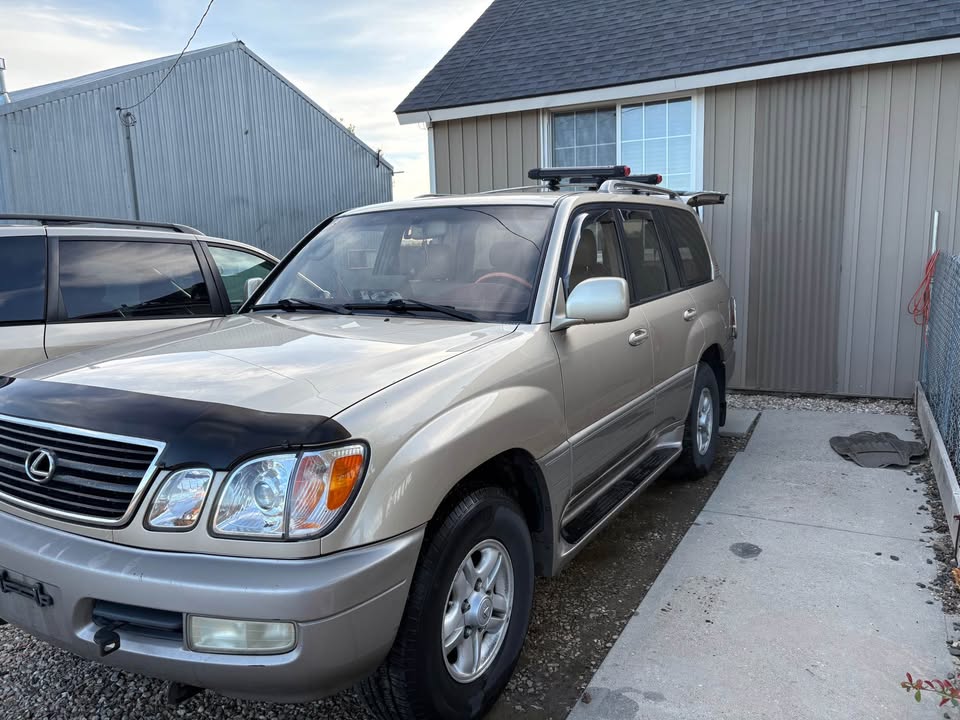 2000 Lexus LX · LX 470 Sport Utility 4D in Nampa, ID (photo 2) — photo 2