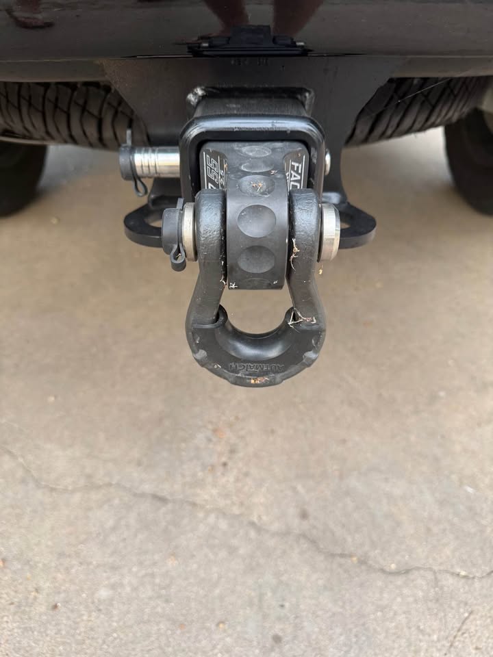 2.5 Factor 55 hitch and shackle in El Campo, TX (photo 2) — photo 2