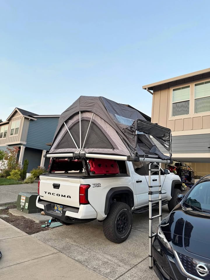 FreeSpirit Recreation (FSR) Rooftop Tent in Happy Valley, OR (photo 1)