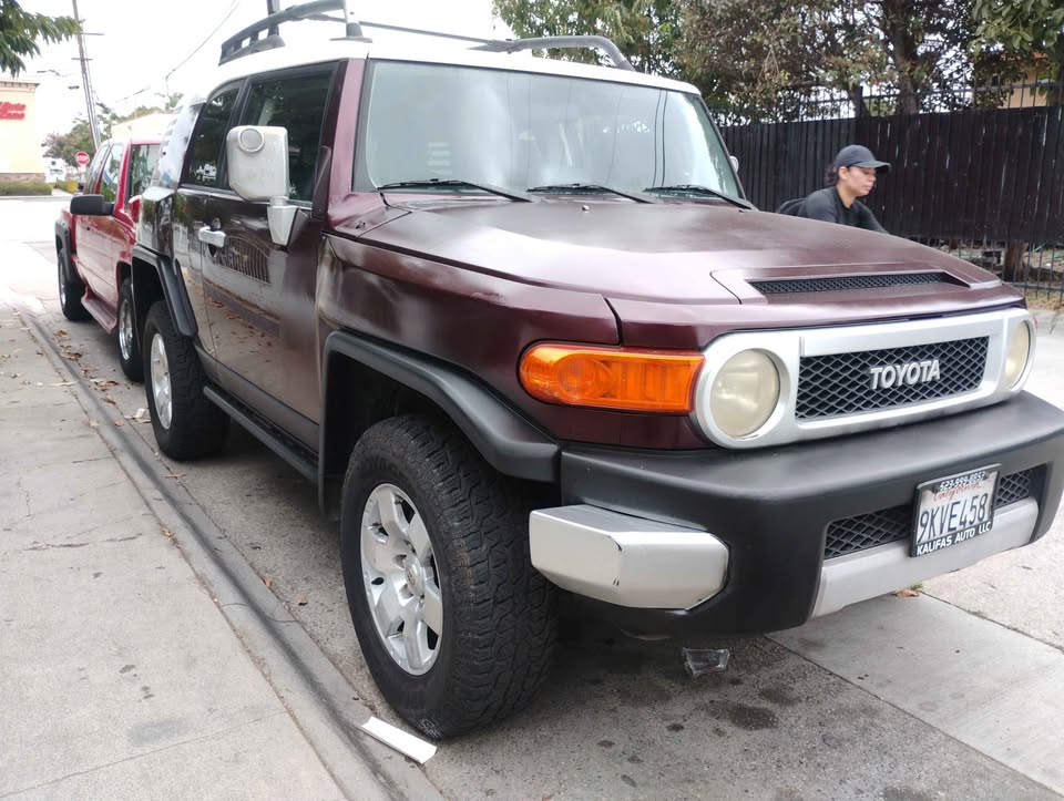 2008 Toyota FJ Cruiser · Sport Utility 2D (photo 5) — photo 5