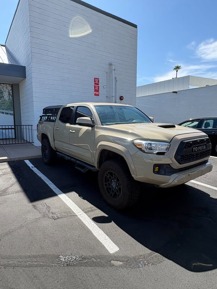2016 Toyota Tacoma Double Cab TRD Sport Pickup 4D 5 ft in Phoenix, AZ (photo 7)