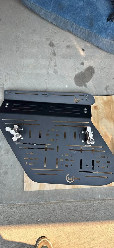 2 Toyota Prinsu pro accessory panels