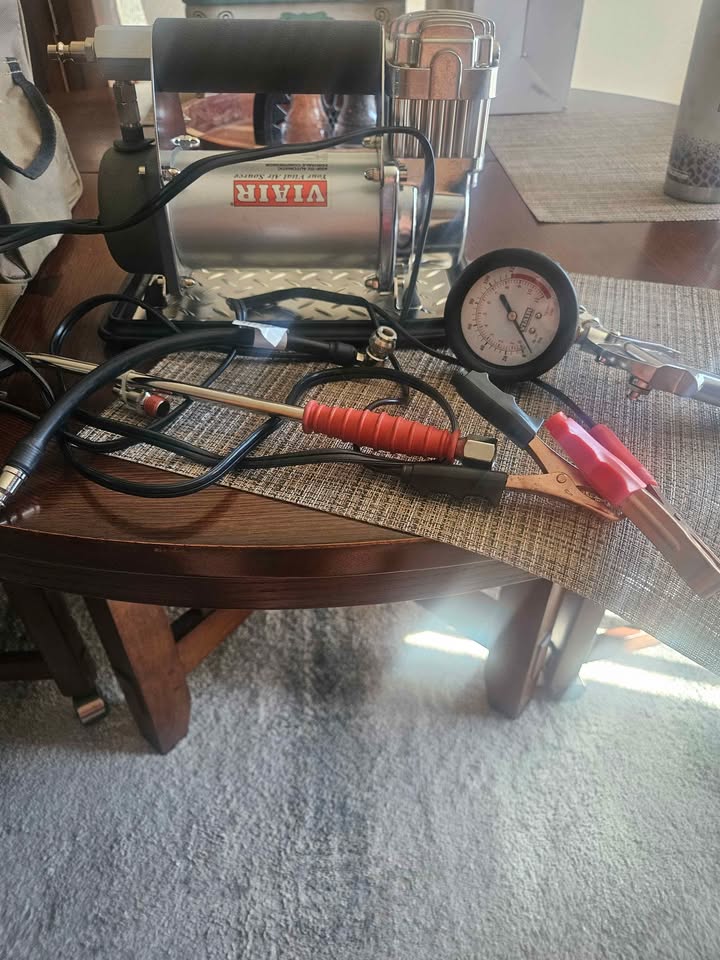 VIAIR Compressor (photo 2) — photo 2