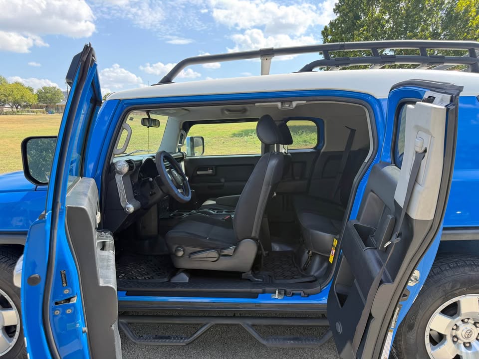 2007 Toyota FJ Cruiser in Austin, TX (photo 7) — photo 7