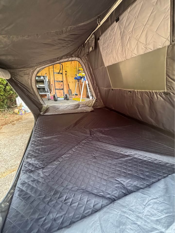 FreeSpirit Recreation Odyssey 55” Hard Shell Rooftop Tent + Rack in St Helens, OR (photo 6) — photo 6