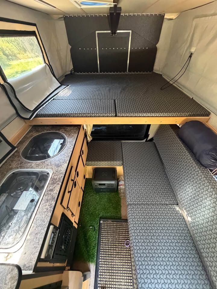 Four wheel camper (FWC) Fleet 2017 in Freeland, WA (photo 2) — photo 2