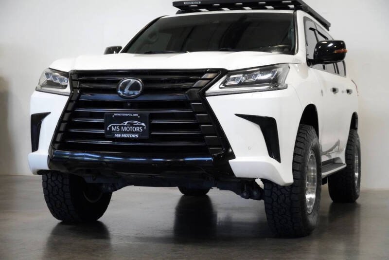 2016 Lexus lx570 4wd loaded dvd's method wheels rhino rack in Portland, OR (photo 2) — photo 2