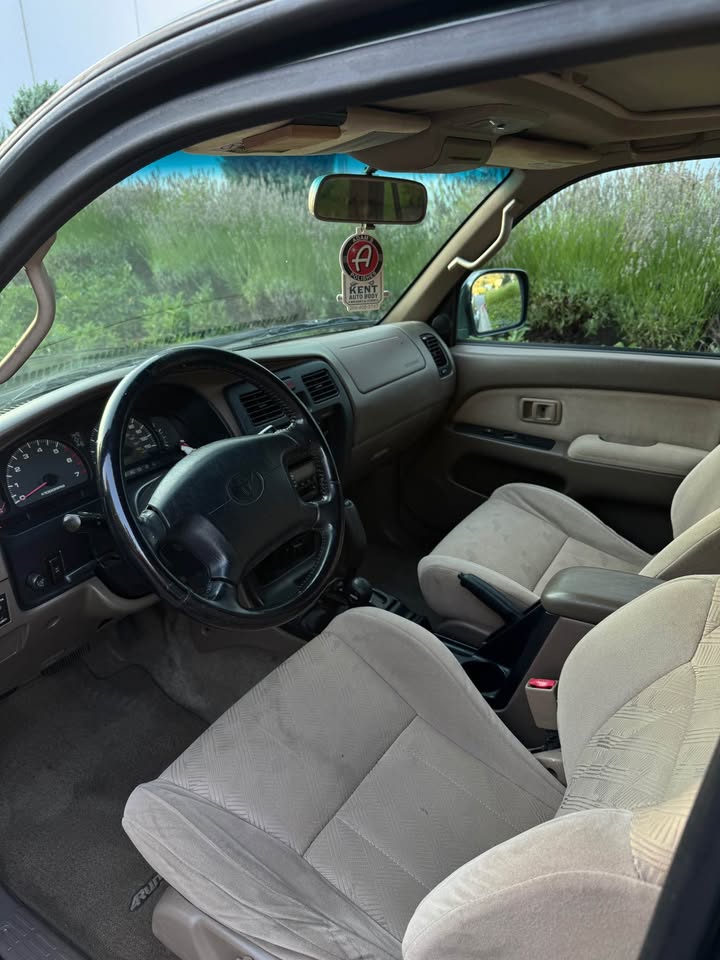 2001 Toyota 4Runner · SR5 Premium Sport Utility 4D in Edgewood, WA (photo 9) — photo 9