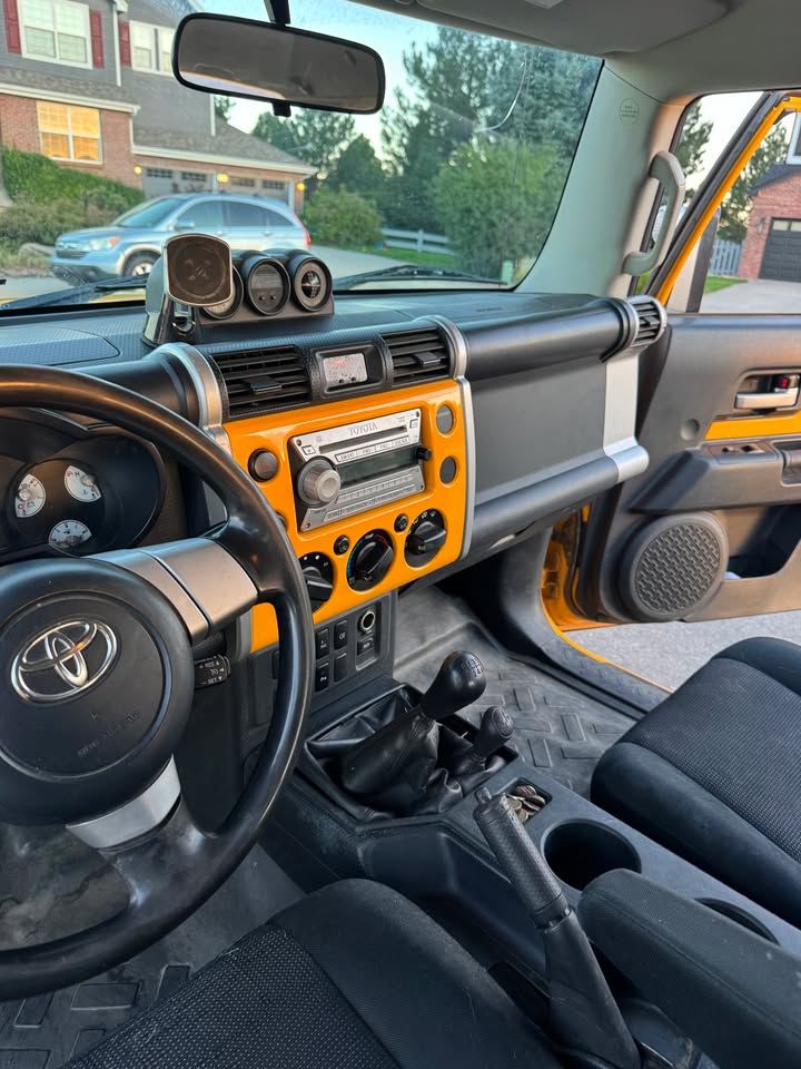 2007 Toyota FJ Cruiser in Denver, CO (photo 2) — photo 2