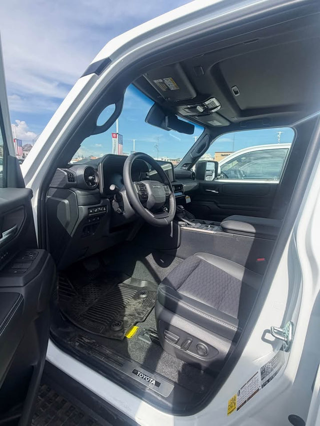 2026 Landcruiser — photo 3