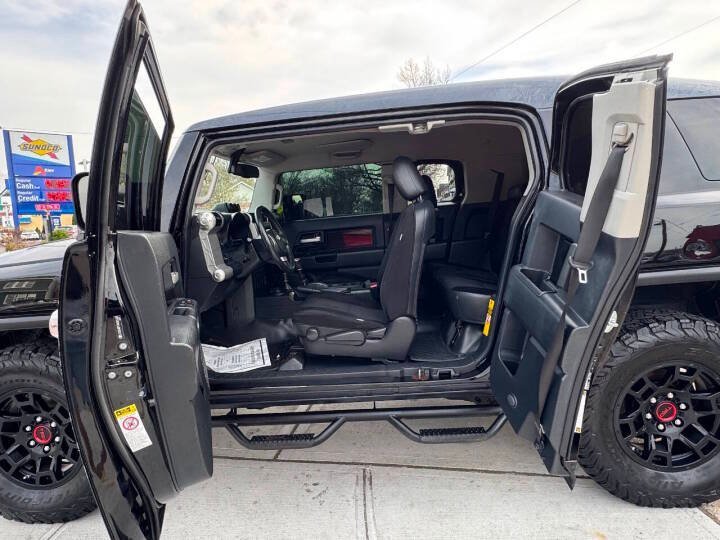 2010 Toyota FJ Cruiser in Clifton, NJ (photo 5) — photo 5