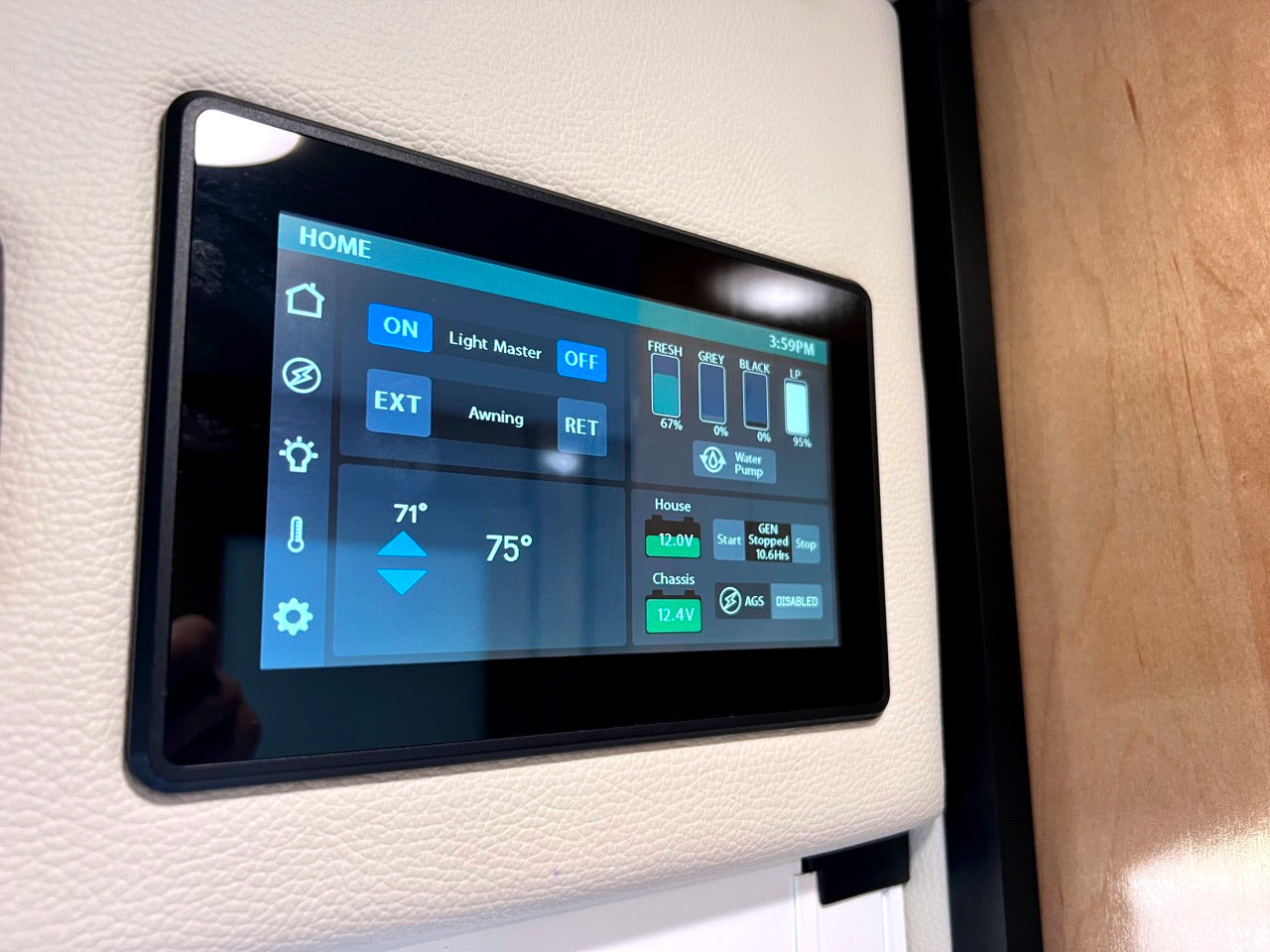 RV rental smart panel displays key systems: fresh water 67%, LP 95%, battery, and climate controls.