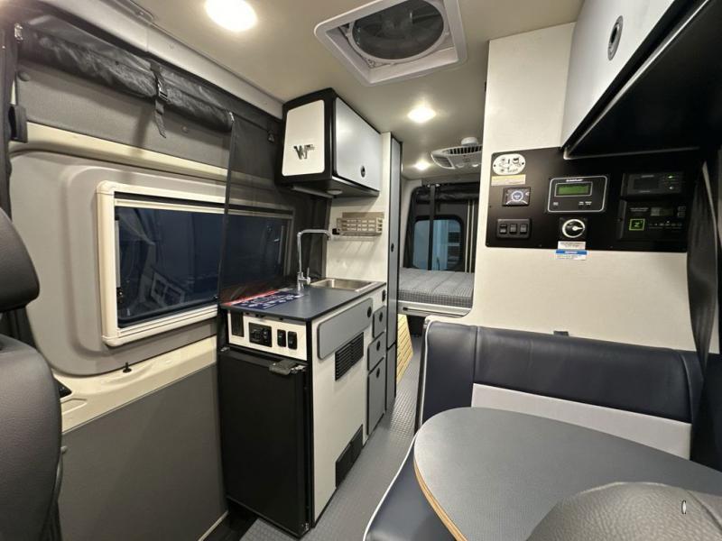 2024 4WD Winnebago Revel 44E "Jane" Unlimited Miles Montana + Starlink — photo 18
