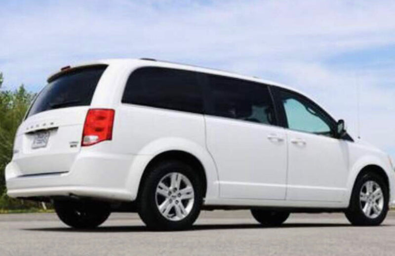  and a nature view. Ideal for road trip camping.|Spacious minivan interior — photo 6