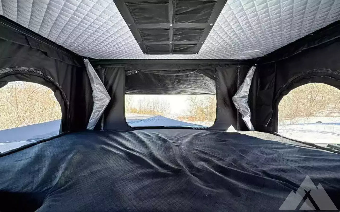 ALUMINUM HARDSHELL VERTICAL ROOFTOP TENT + DRIVER — used rooftop tents for sale (photo 2)