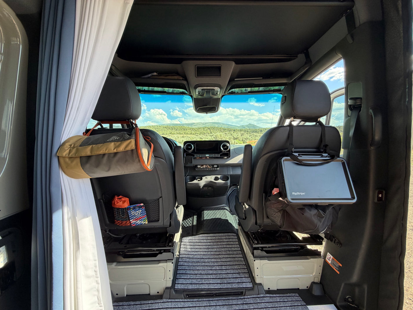 OSO Basecamp - 4x4 Mercedes Sprinter, Comfort Meets Capability