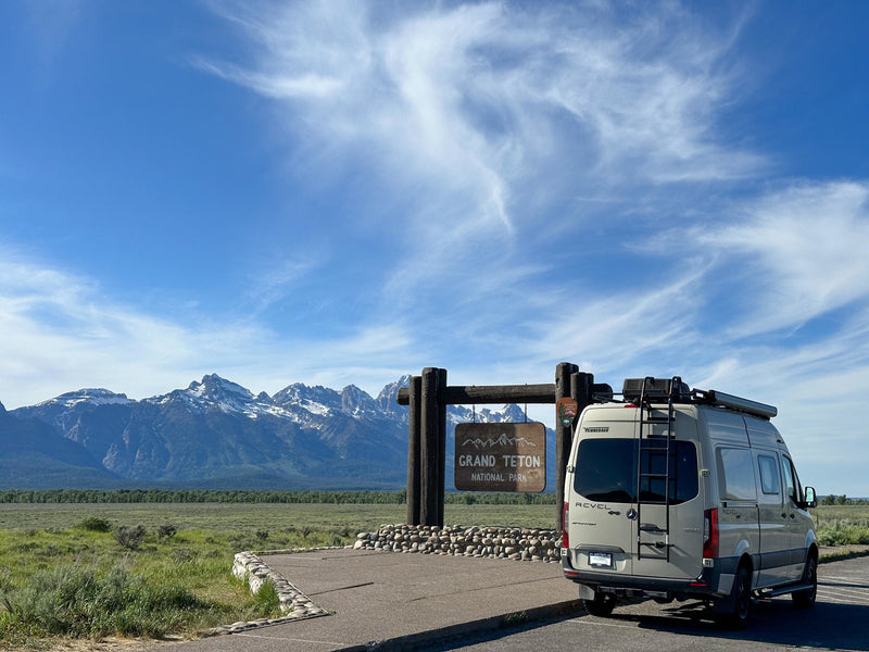 2024 4WD Winnebago Revel 44E "Jane" Unlimited Miles Montana + Starlink — photo 3