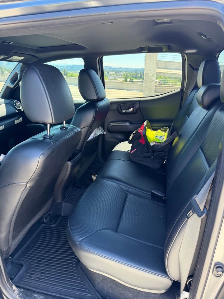 2020 Toyota Tacoma Double Cab · TRD Off-Road Pickup 4D 5 ft in Happy Valley, OR (photo 9) — photo 9
