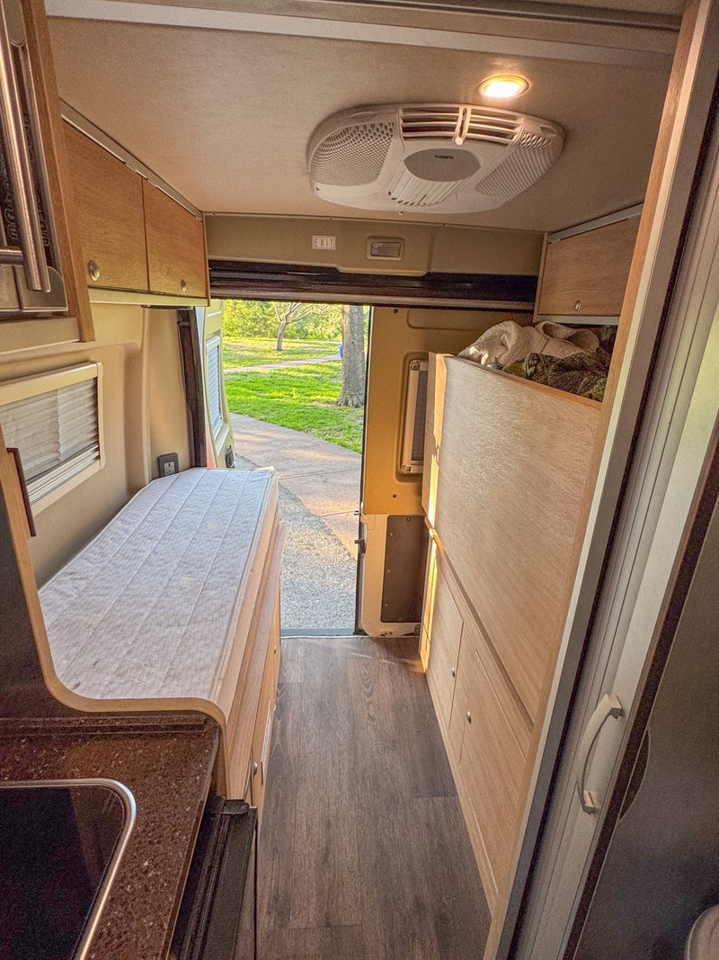 2018 Hymer Aktiv Promaster - Built for the Beach — photo 12