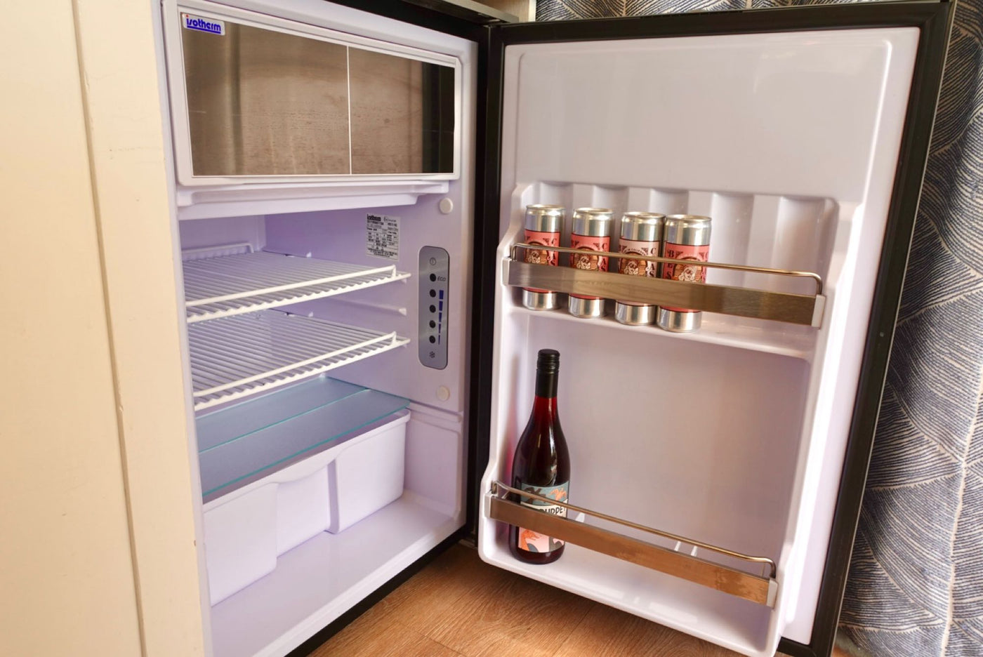Free WiFi, Unlimited Miles, AC, Indoor HOT Shower, Projector & more! — photo 13