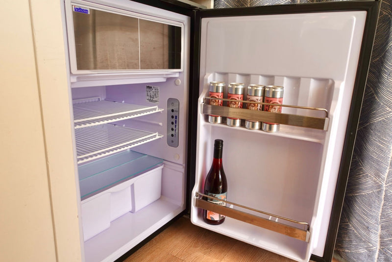 Free WiFi, Unlimited Miles, AC, Indoor HOT Shower, Projector & more! — photo 13