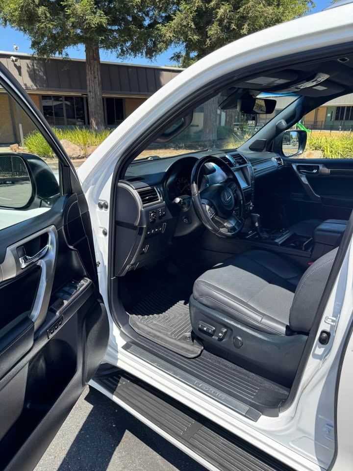 2021 Lexus GX · GX 460 Premium Sport Utility 4D in Granite Bay, CA (photo 8) — photo 8
