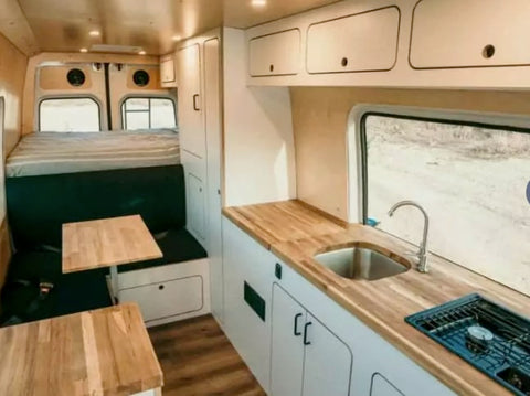 2023 Mercedes-Benz Sprinter — photo 2