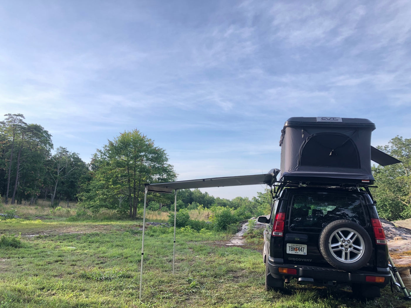  parked on rocks — photo 2
